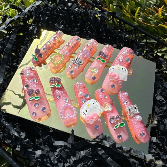 Hello Kitty Long Coffin Press On Nails - Picture 4 of 4